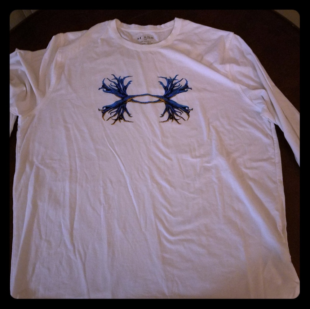 NWOT UA 2XL Antler Longsleeve